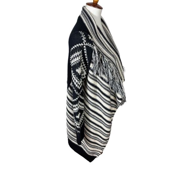 Angie Cozy Southwest Boho Fringe Black and White Open Cardigan Size L - Picture 6 of 8